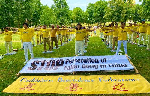 To mark the 23rd anniversary of the Chinese Communist government’s brutal persecution of Falun Gong and to raise awareness, practitioners from across New England gathered to hold an anti-persecution rally, poster exhibit, and group exercises.